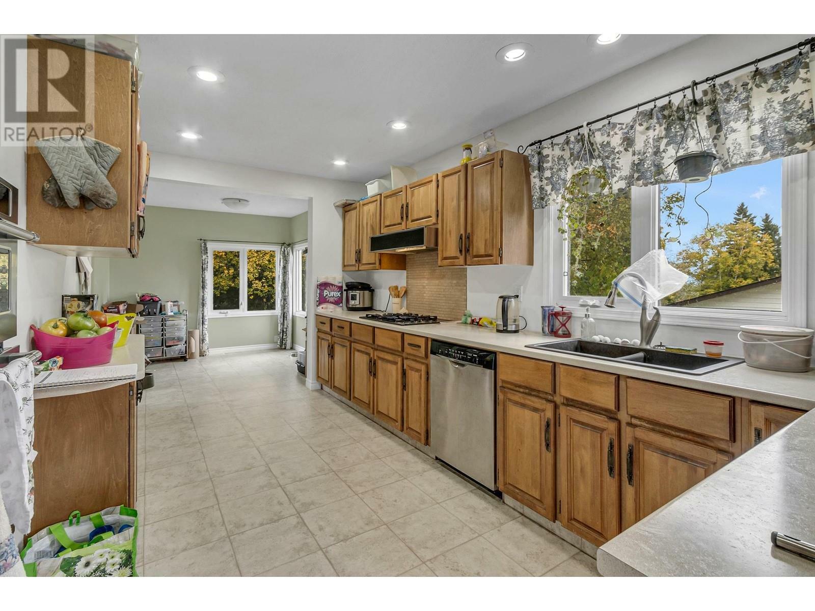 Property Photo: 4322 Highland Drive BC V2K 2C6