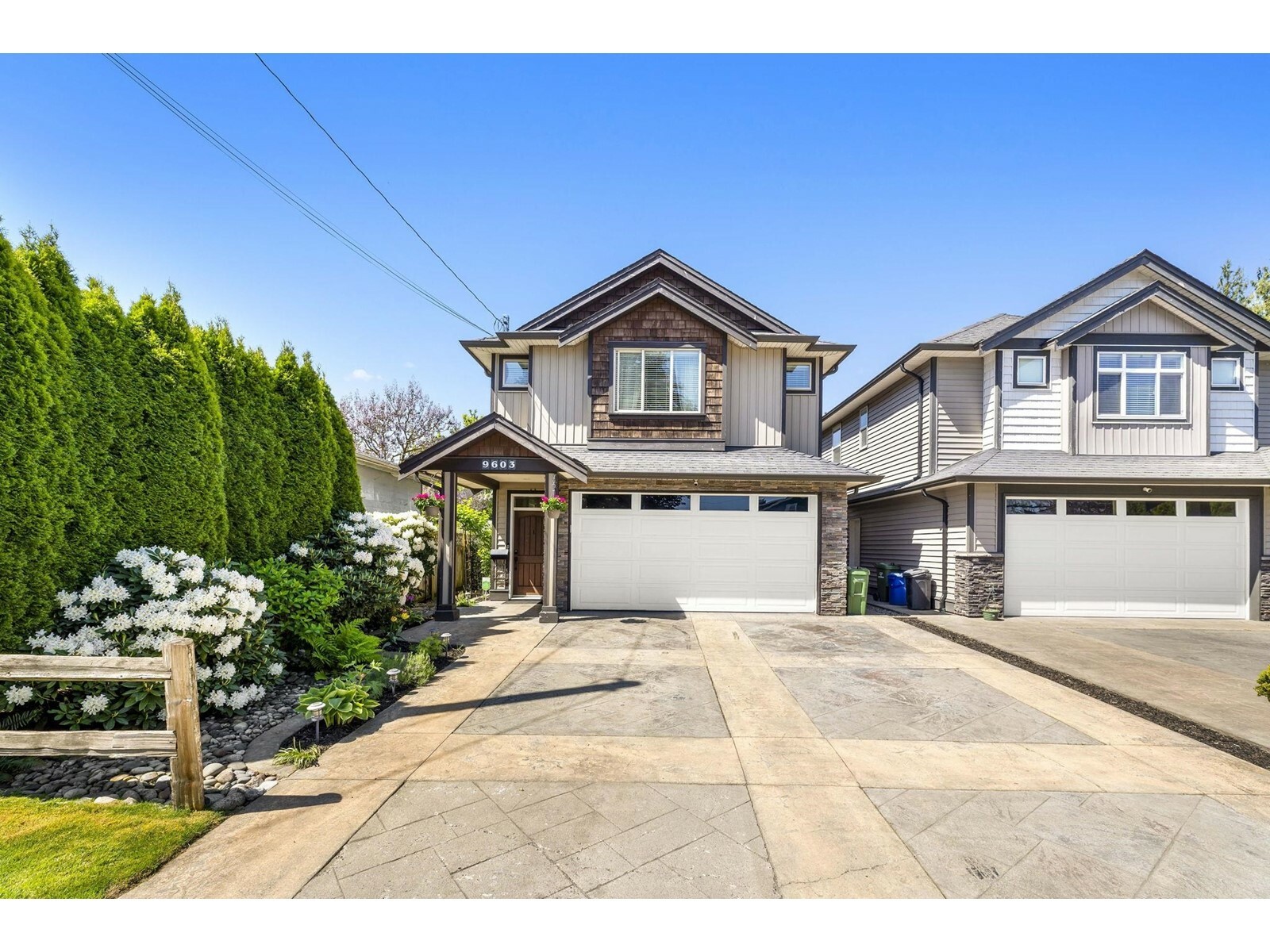 Photo de la propriété:  9603 St. David Street  BC V2P 5B5 