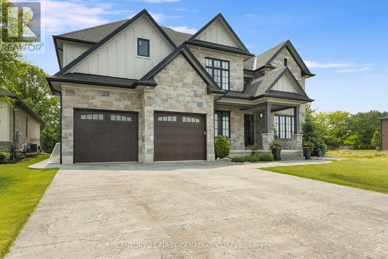 Property Photo: 7091 Clayton Walk 18 ON N6P 0A1