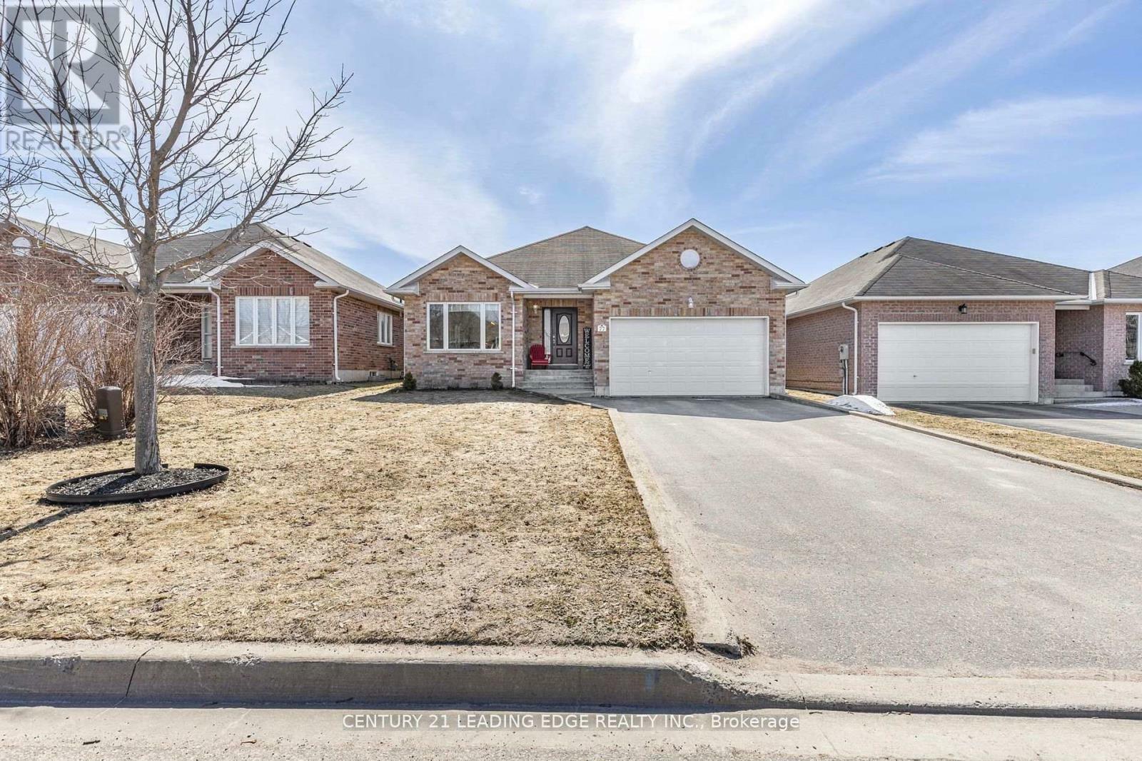 Property Photo: 77 Maplewood Avenue ON L0K 1A0
