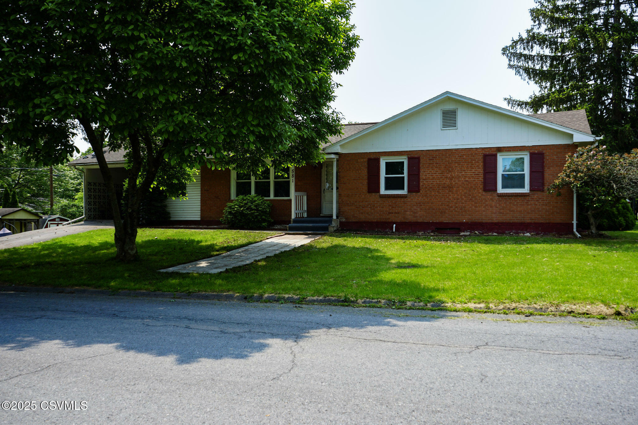 581 Eastern Avenue  Milton PA 17847 photo