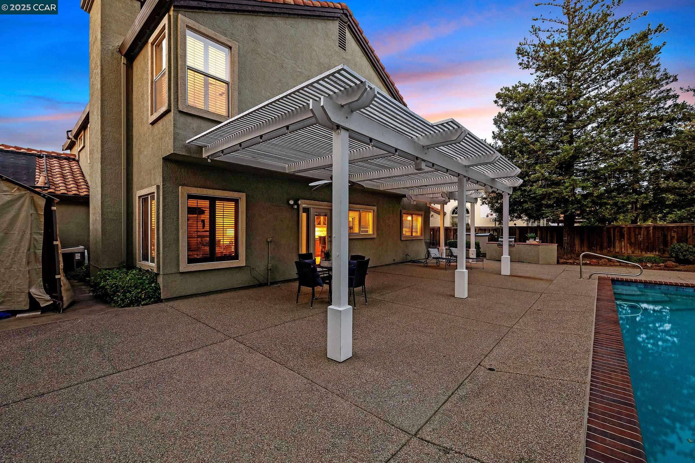 Property Photo: 1340 Breakwater Way CA 94513