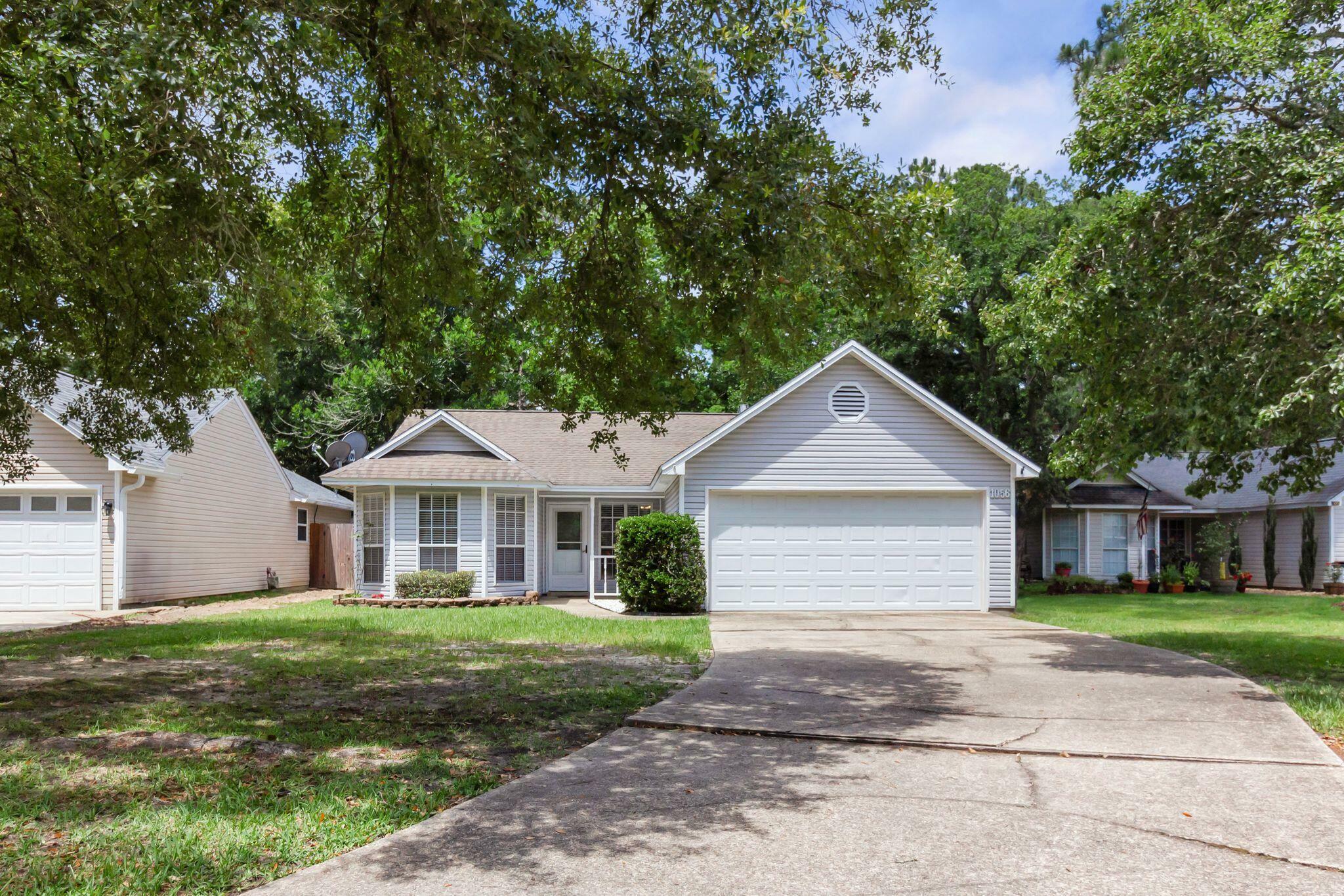 Property Photo:  1056 Emerald Lane  FL 32547 