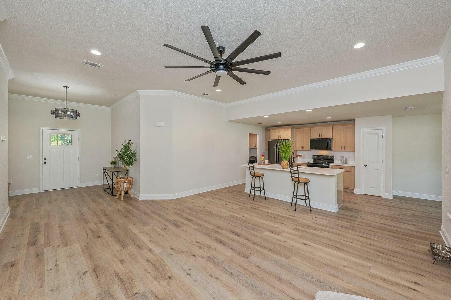 Property Photo: 693 E Bowers Avenue FL 32539