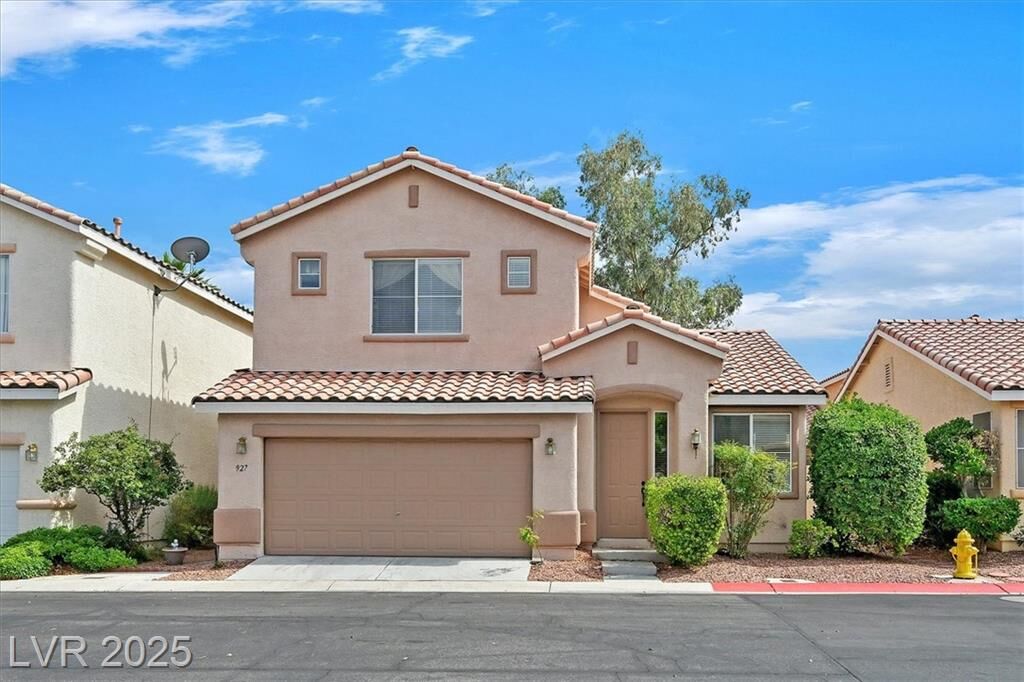 Property Photo: 927 Clear Diamond Avenue NV 89123