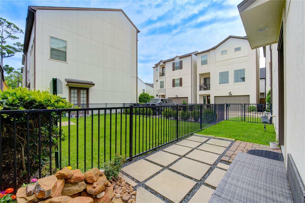 Property Photo: 10918 Brookeshire Chase Lane TX 77043