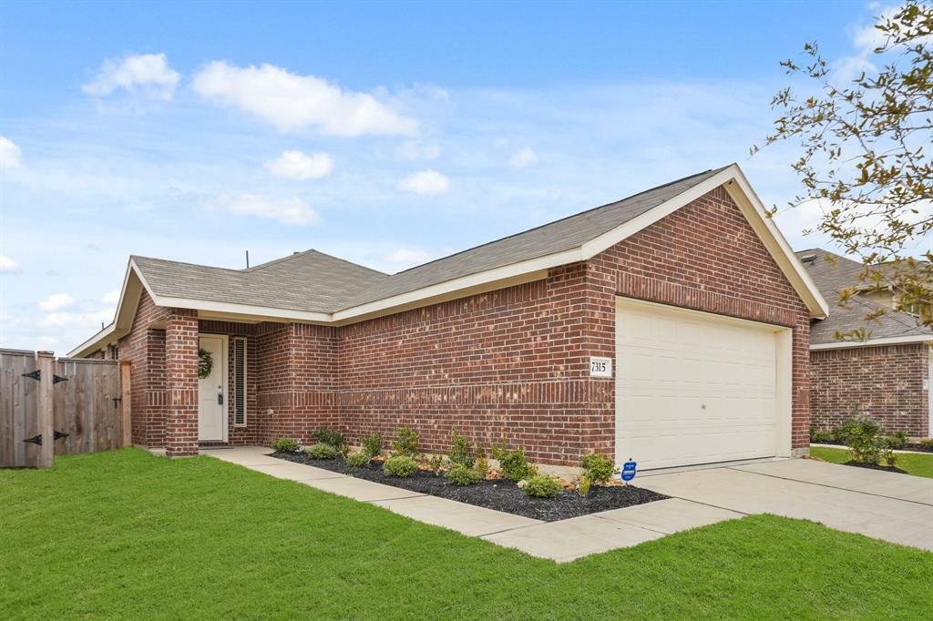 Property Photo: 7315 Gorrion Drive TX 77493