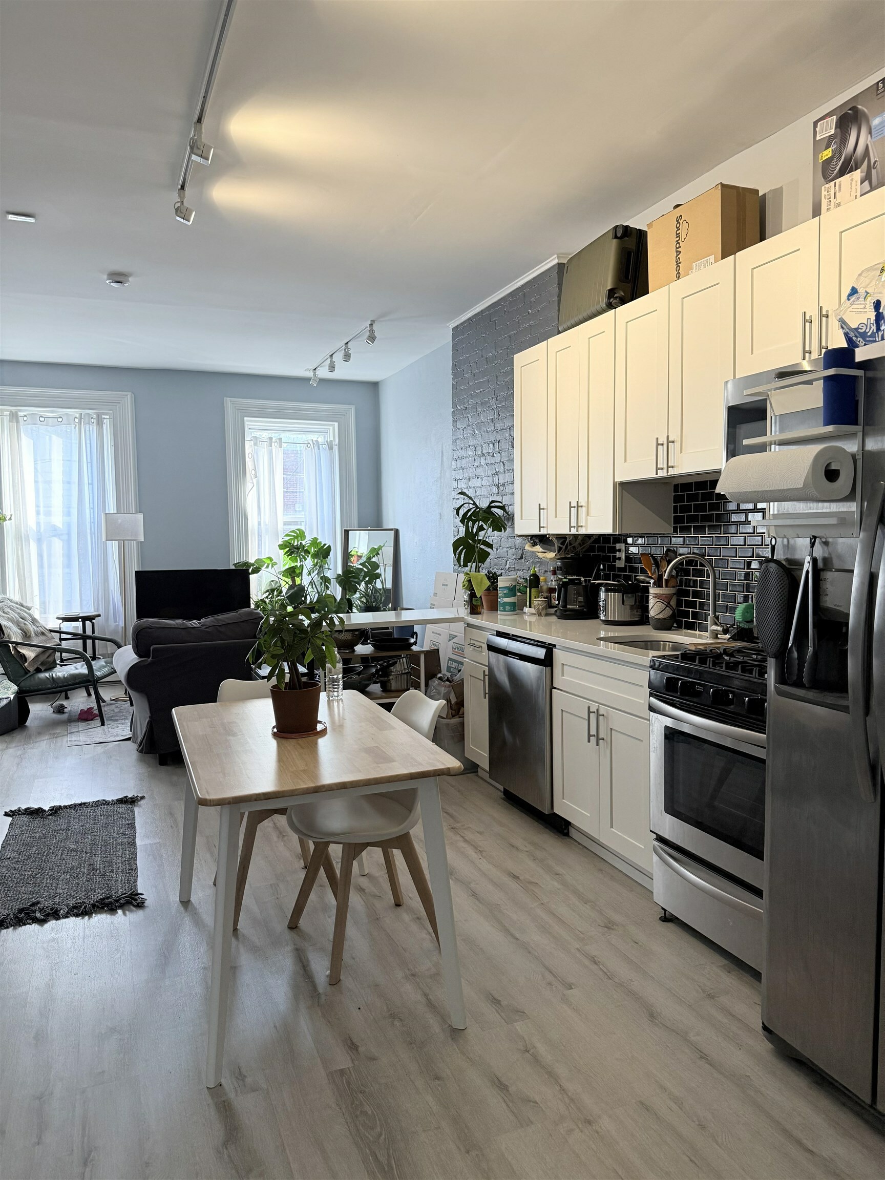 332 Communipaw Ave 2  Jc, Bergen-Lafayett NJ 07304 photo