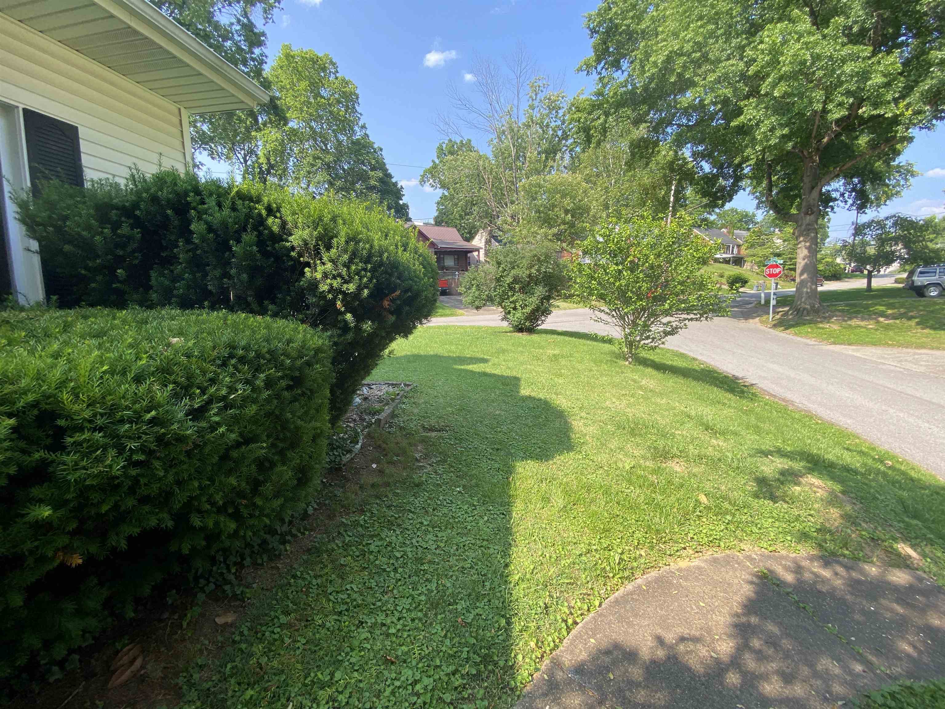 Property Photo: 1666 Glenway Lane WV 25701