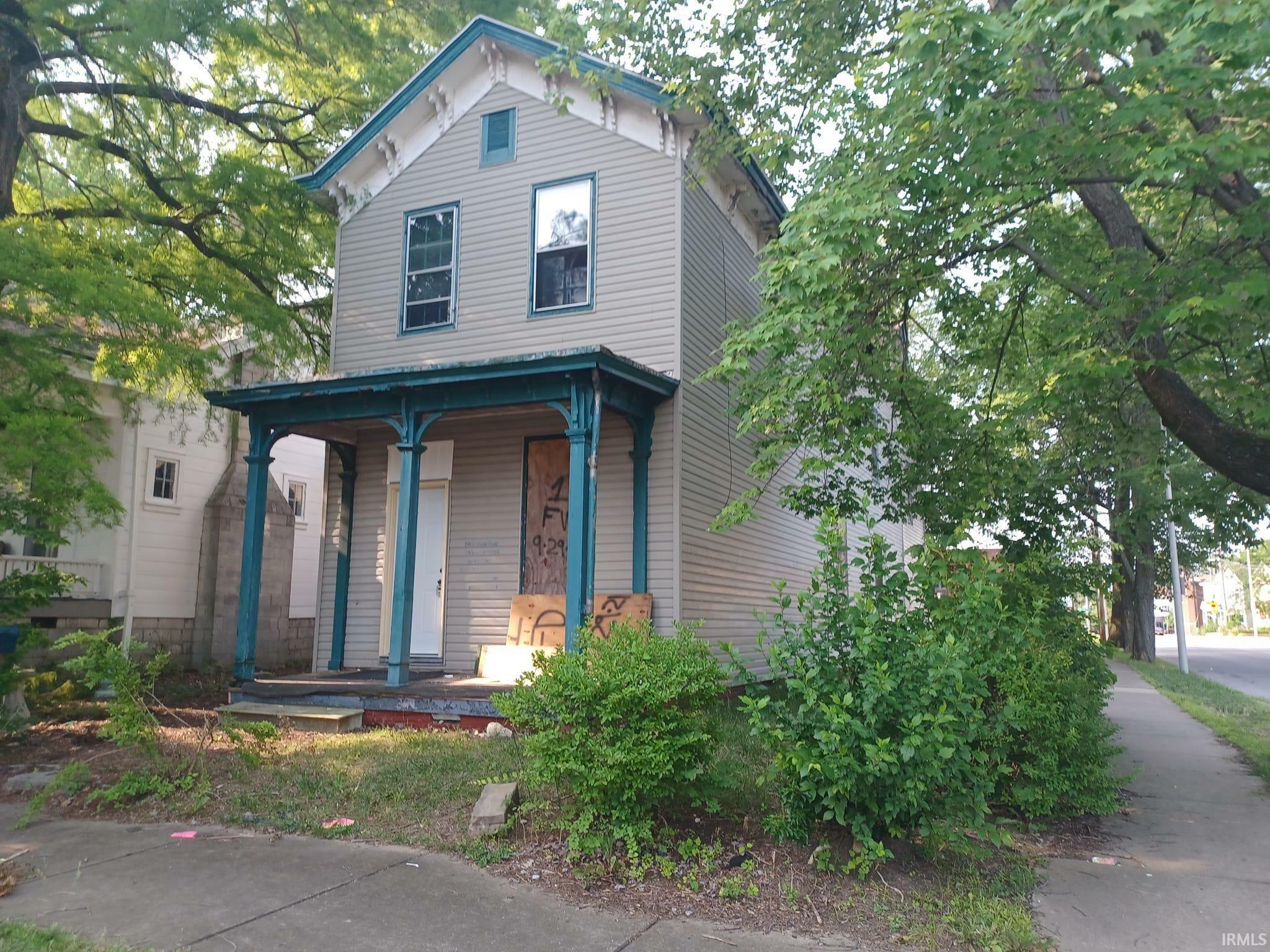 1 E Powell Street  Evansville IN 47713 photo
