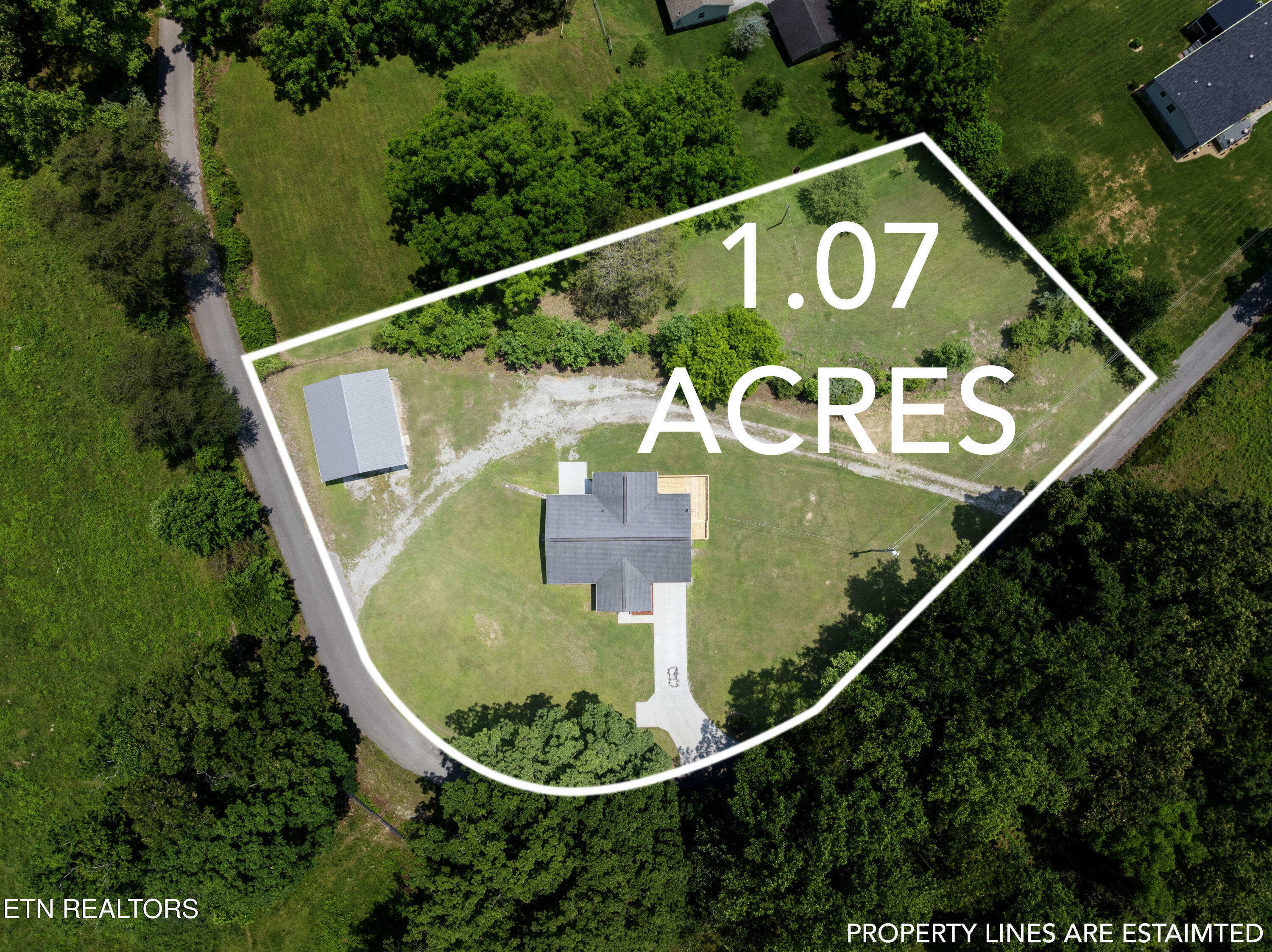 Property Photo: 695 Mt Paran Loop TN 37757