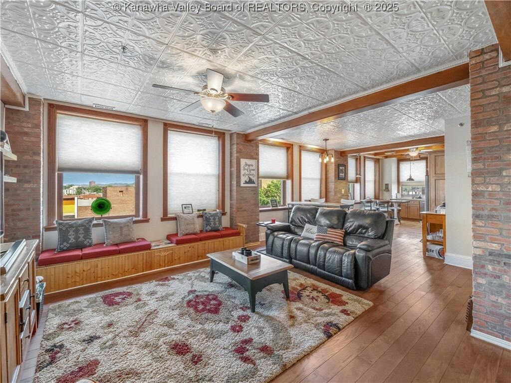 Property Photo: 401 10th Street 400 WV 25701