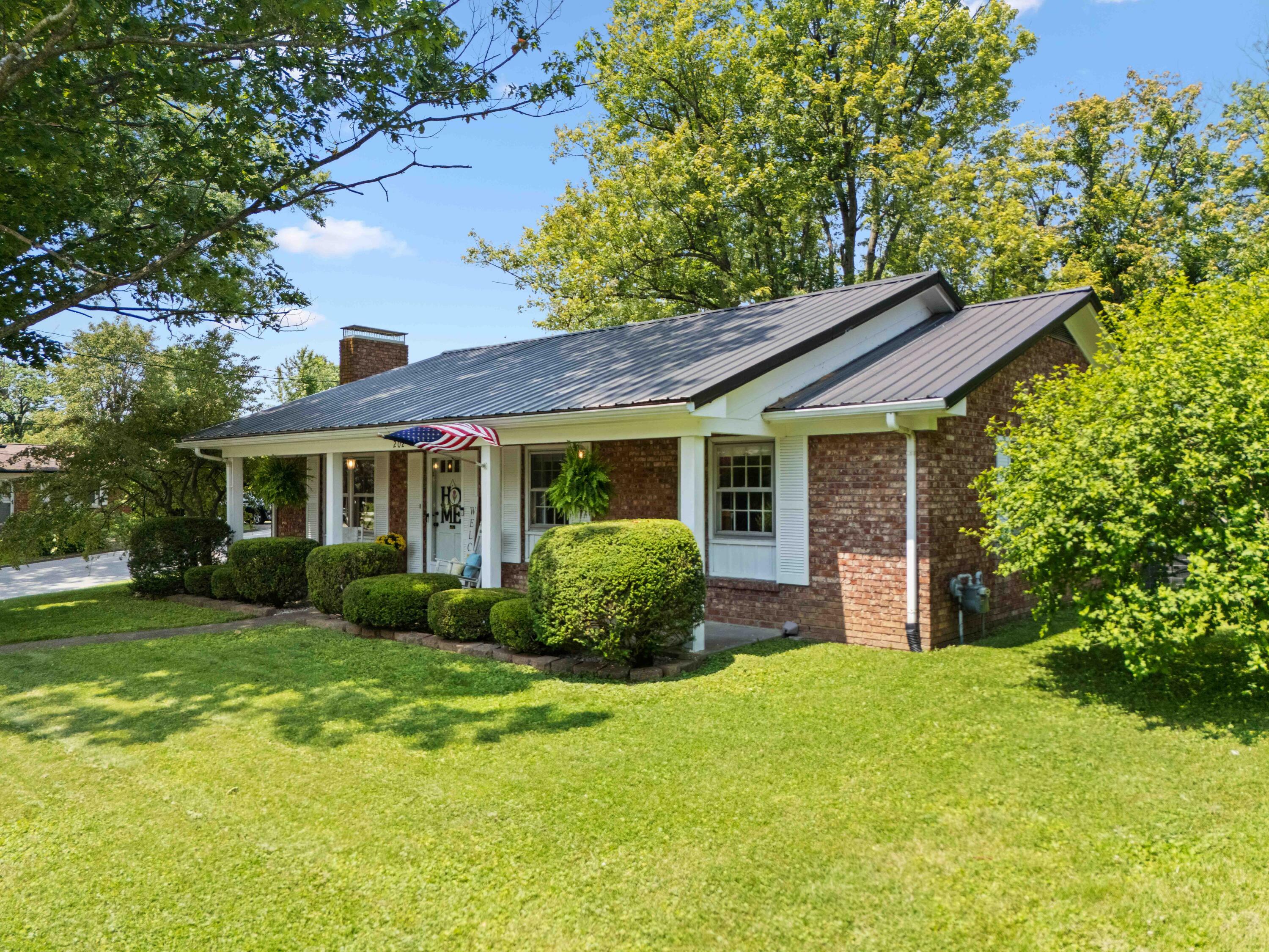 Property Photo: 202 Leimaur Drive KY 40475