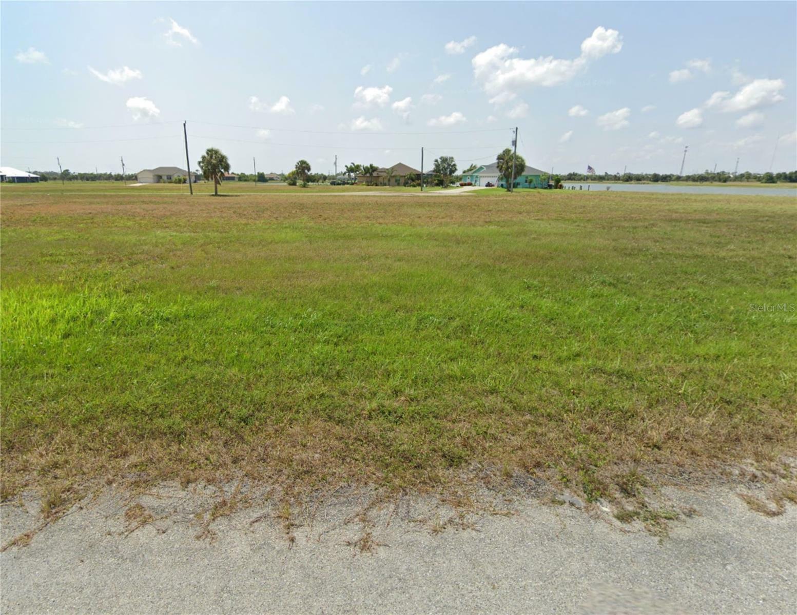 Property Photo: 9 Laurel Court FL 33946