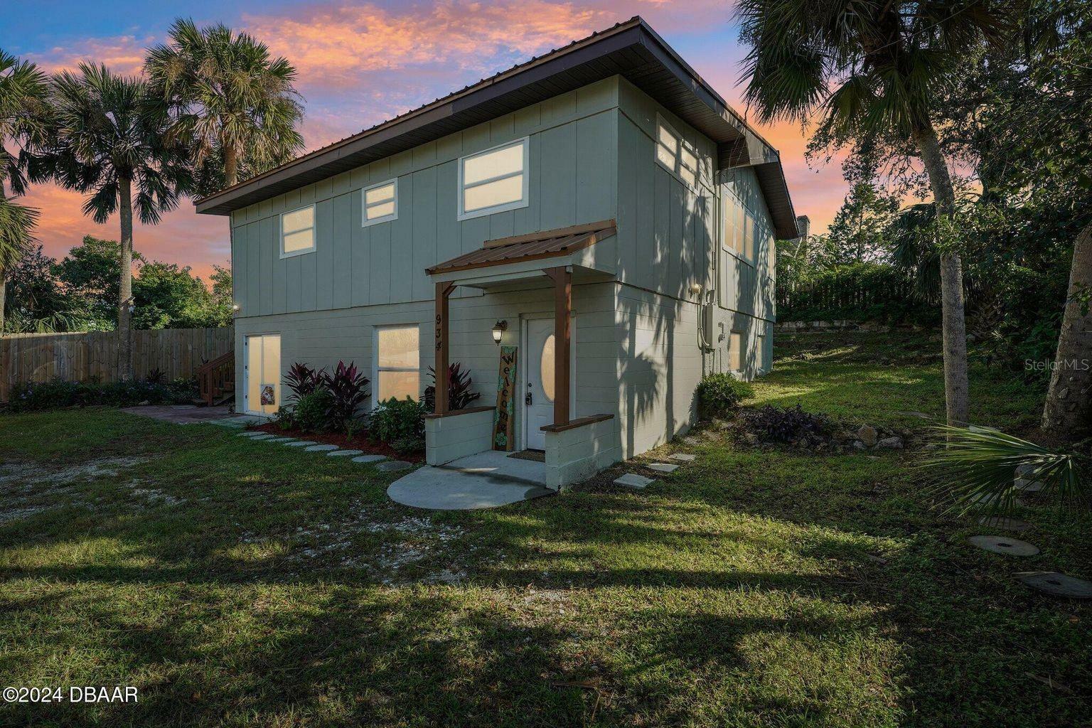 Property Photo: 934 N Halifax Avenue FL 32118