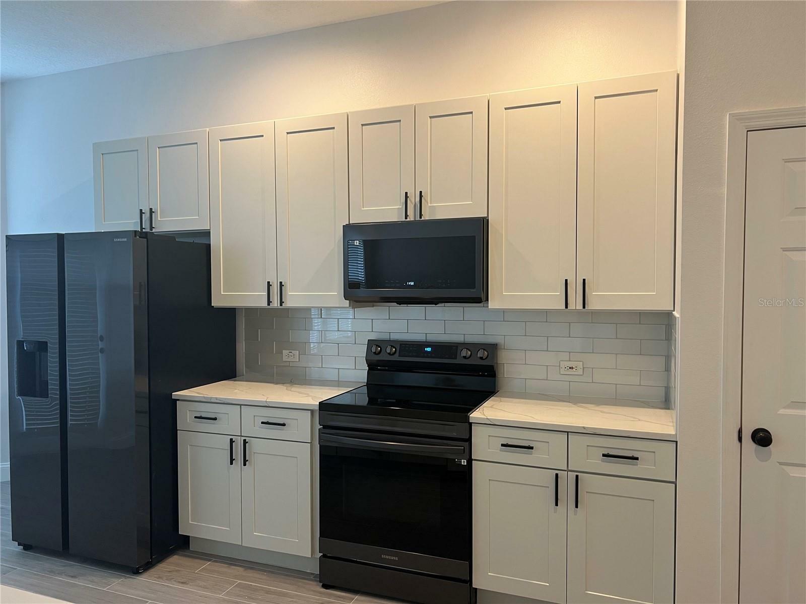 Property Photo:  1009 Jeater Bend Drive  FL 34747 