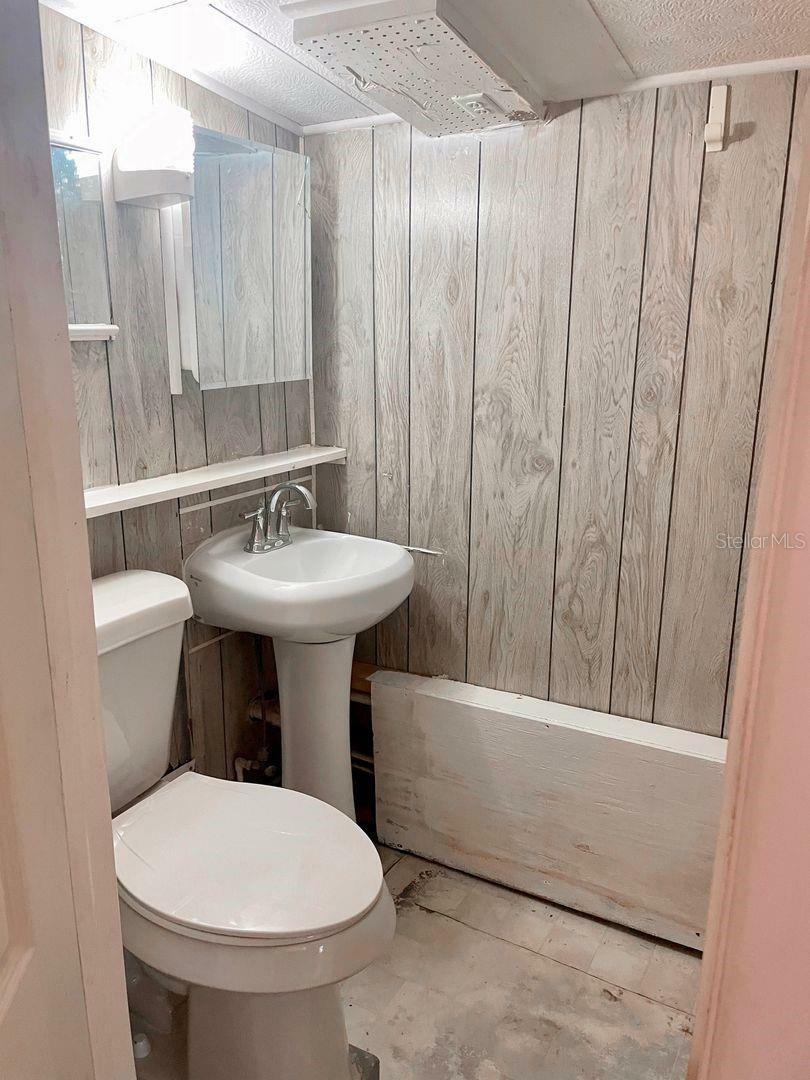 Property Photo: 1225 E 142nd Avenue C FL 33613