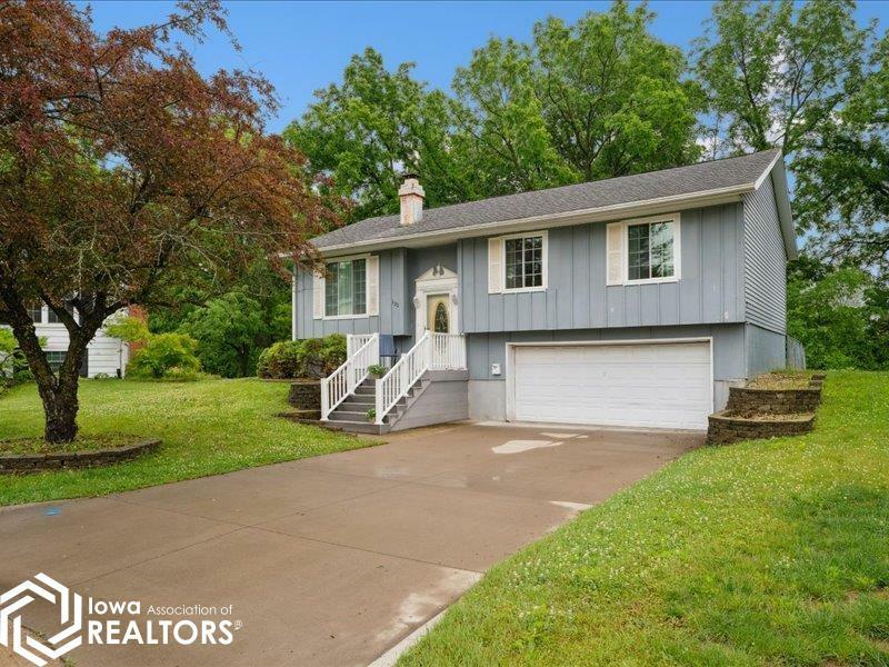 Property Photo: 122 Paulaire Court IA 52601