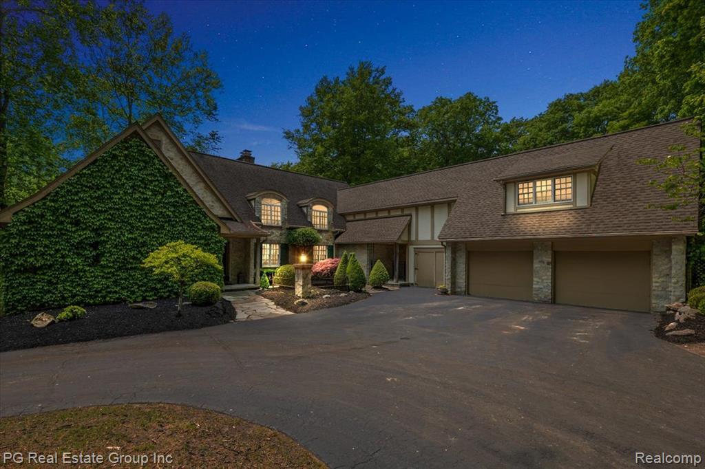 Property Photo:  2536 Addison Hills Court  MI 48370 2443 