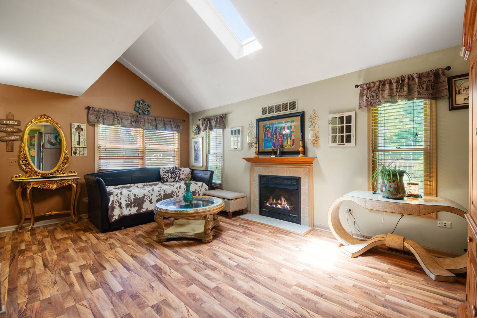 Property Photo:  343 S Gilbert Street  IL 60177 