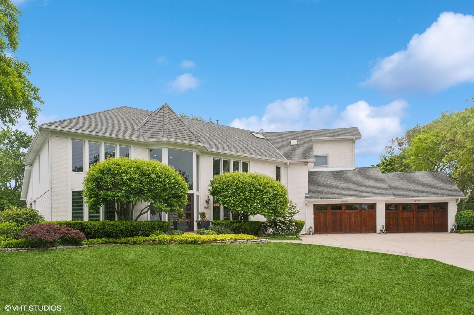 Property Photo: 1435 Daniel Court IL 60062