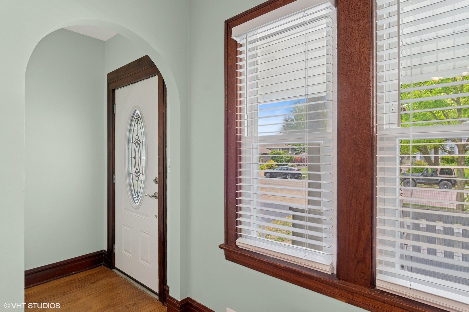 Property Photo:  420 Blackhawk Drive  IL 60559 
