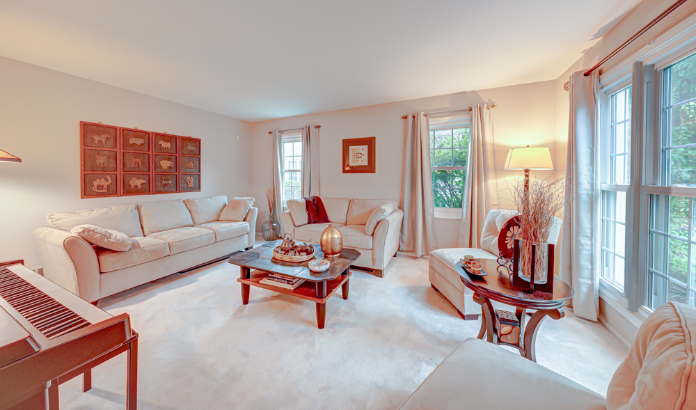 Property Photo: 713 Warwick Lane IL 60047