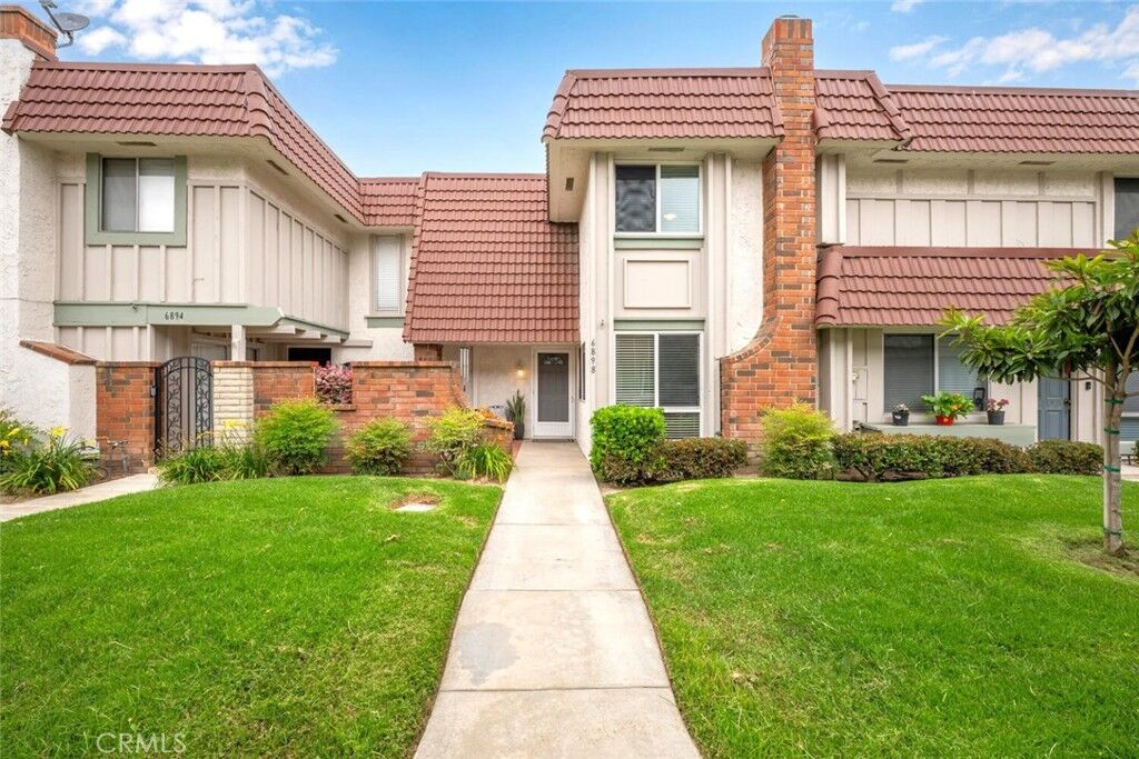 Property Photo: 6898 Breton Way CA 90630