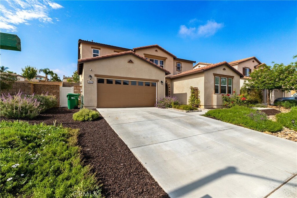 Property Photo: 28341 Heather Green Way CA 92584