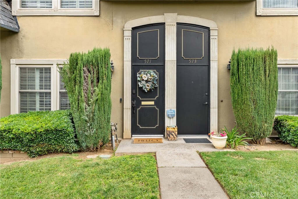 Property Photo:  571 La Verne Street  CA 92373 