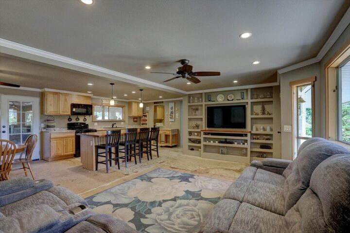 Property Photo: 14939 Stagecoach Way CA 95975
