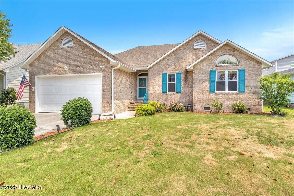 Property Photo: 734 Sloop Pointe Lane NC 28449