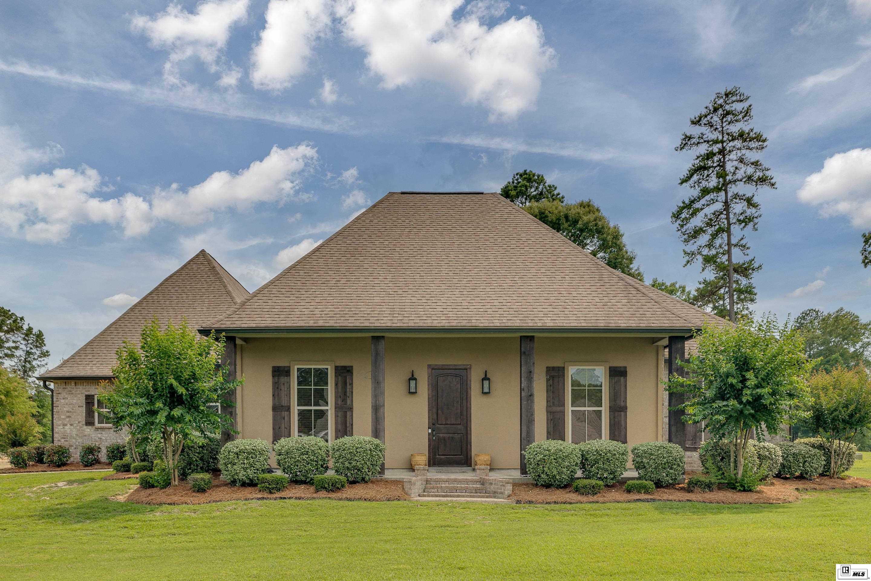 Property Photo: 202 Pinehurst Circle LA 71225