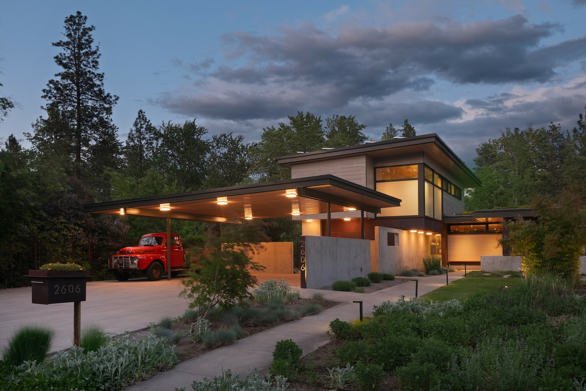 Property Photo: 2606 Sycamore Street MT 59802