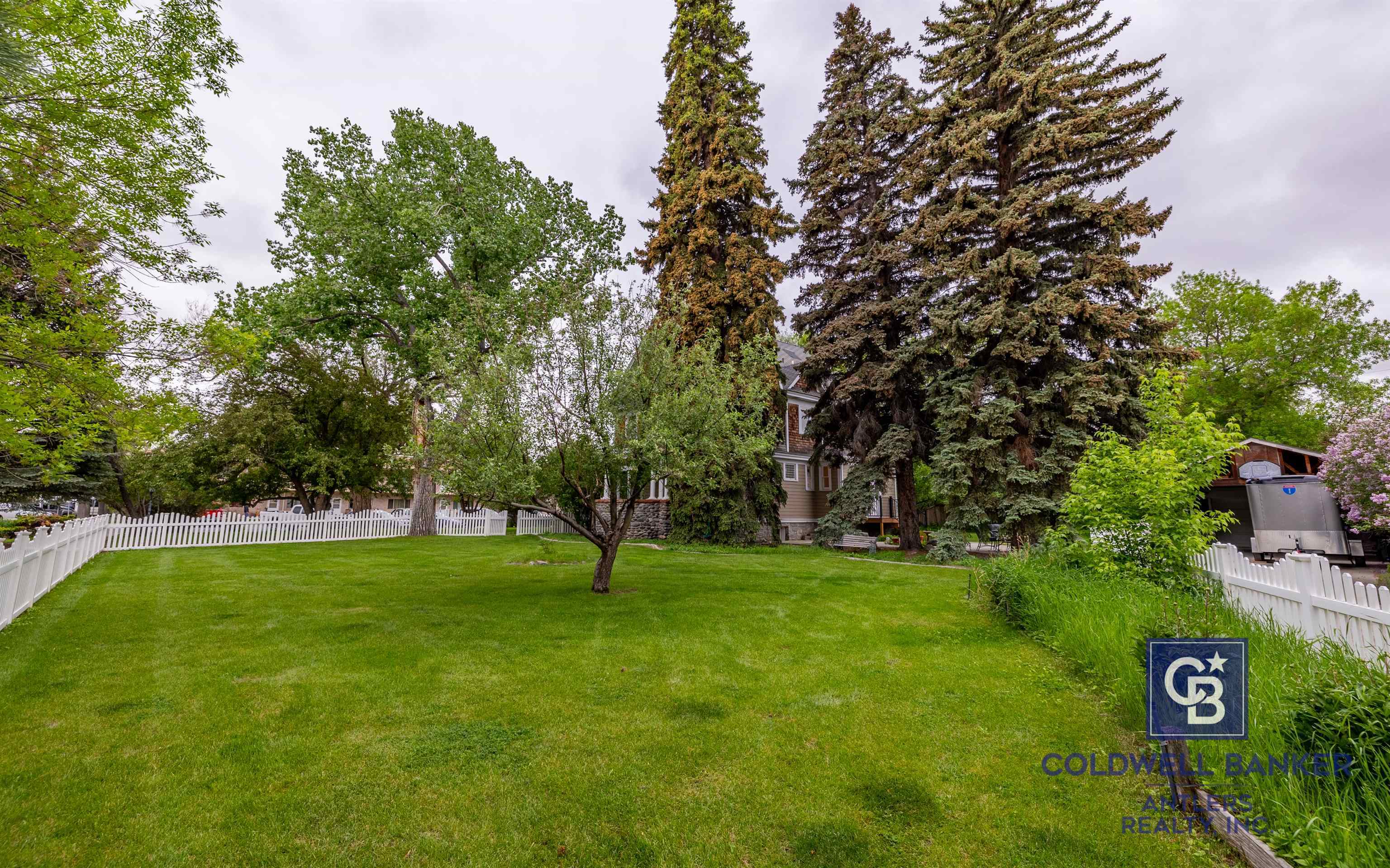 Property Photo: 1037 Rumsey Ave WY 82414