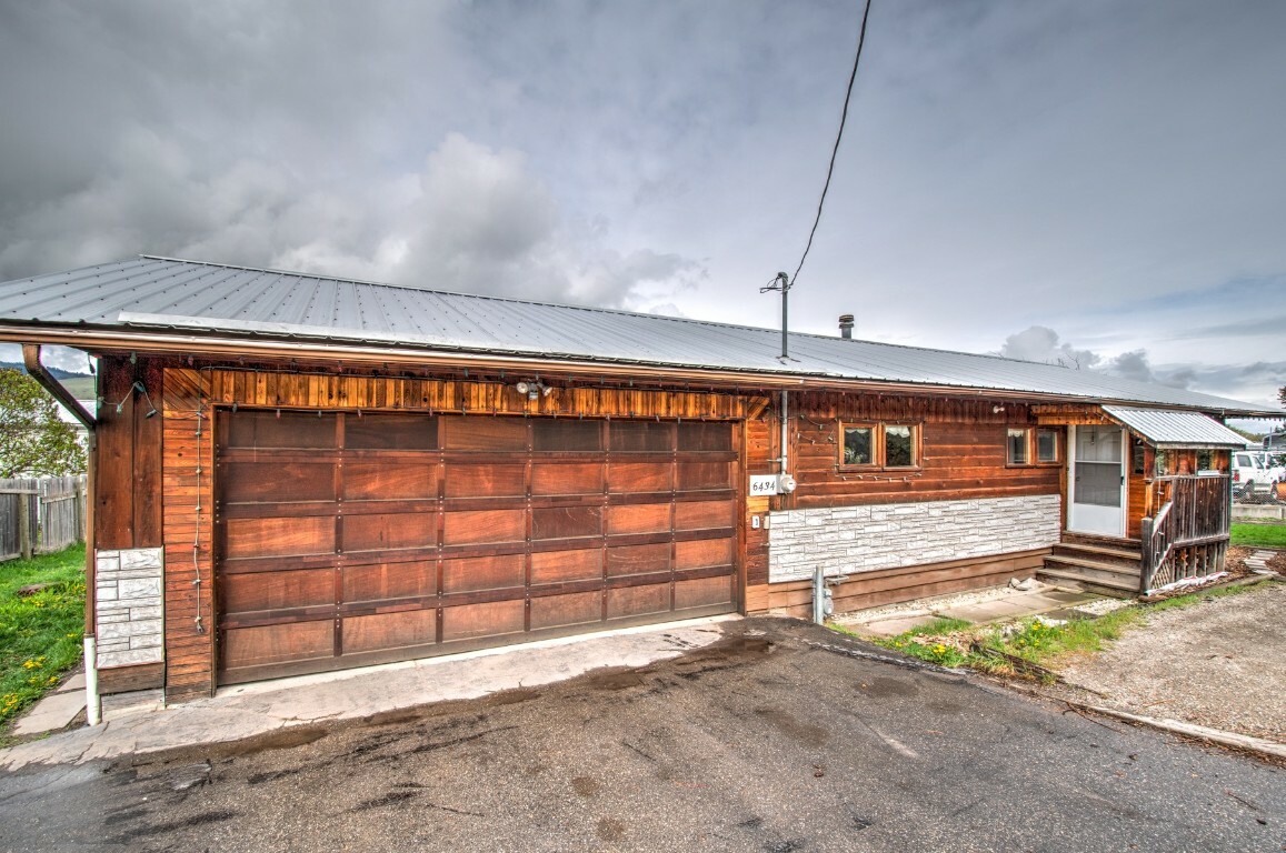 6434 Pleasant Valley Road  Vernon BC V1B 3R3 photo