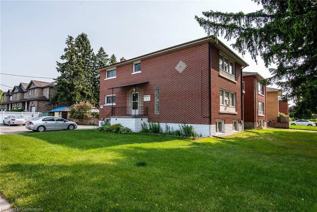 Photo de la propriété:  129 River Road E  ON N2B 2G7 