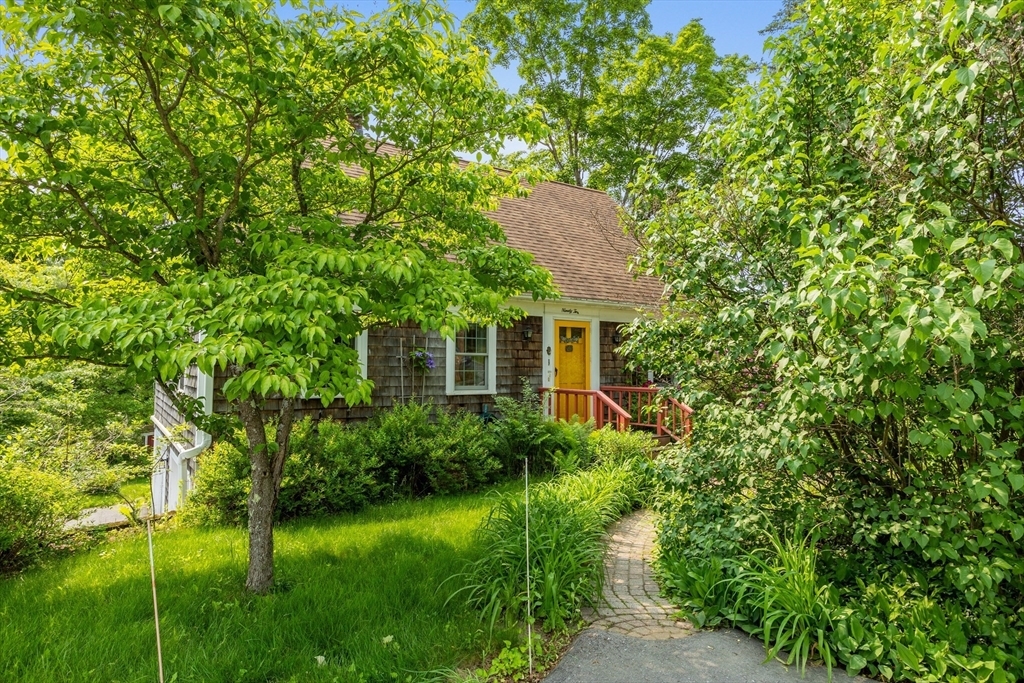 Property Photo:  92 Foster Street  MA 01460 