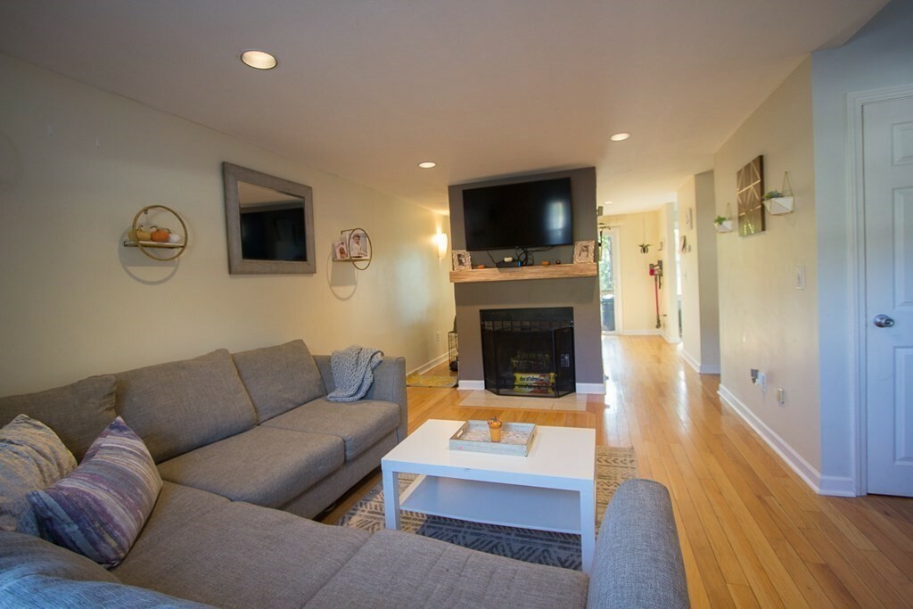 Property Photo:  69 Leonard Street 6  MA 02767 