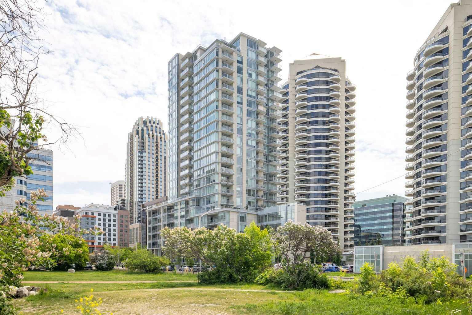 Property Photo: 1025 5 Avenue SW 105 AB T2P 1N4