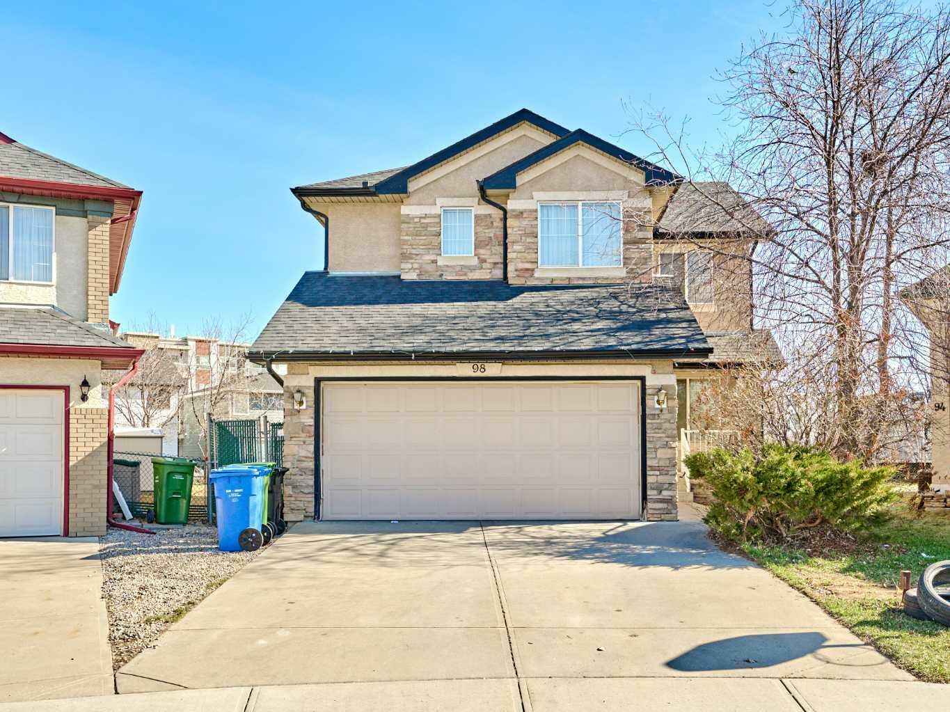 Property Photo: 98 Harvest Grove Close NE AB T3K 4T7