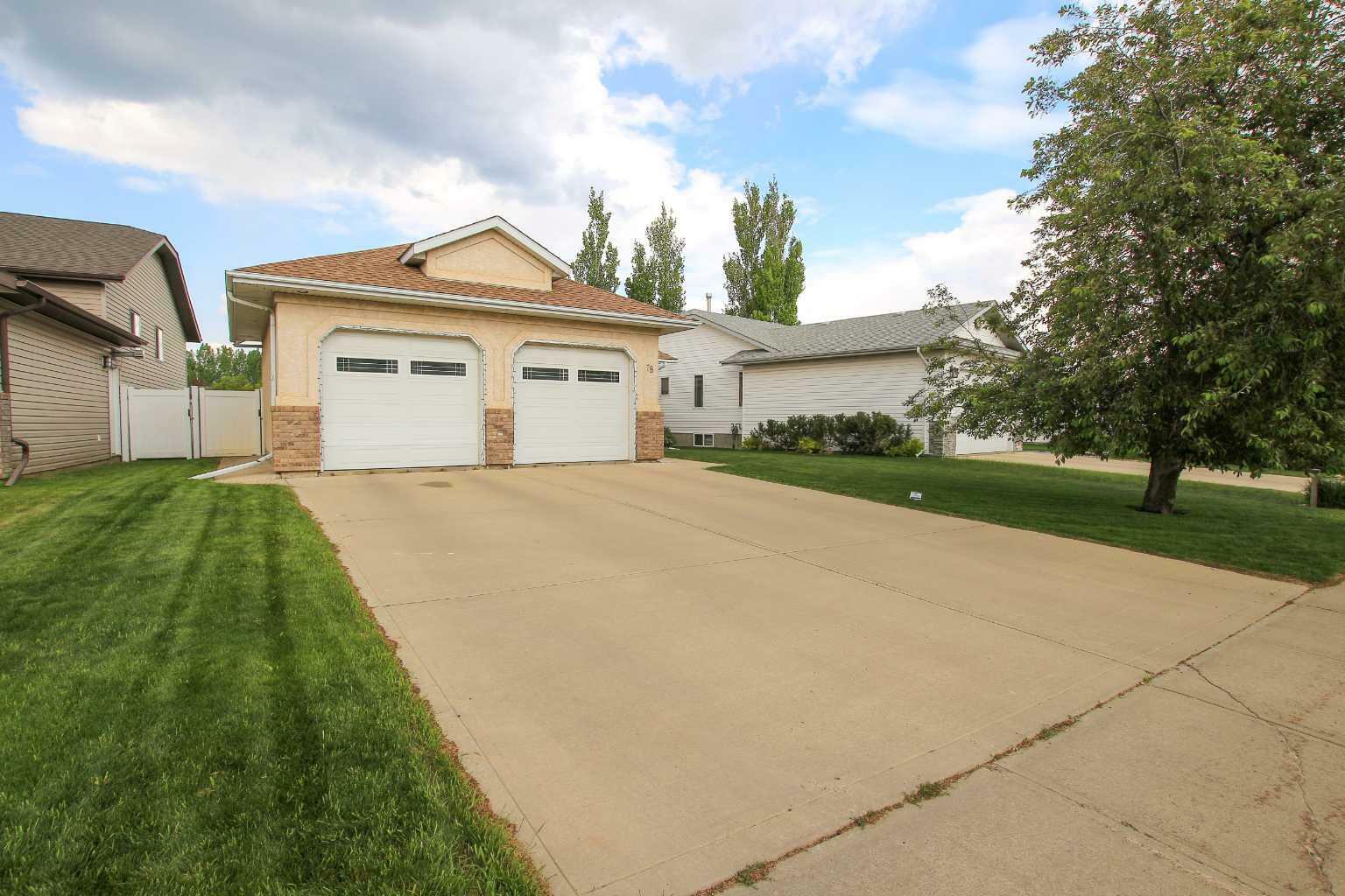 Property Photo: 78 Kingston Drive AB T4P 3S5