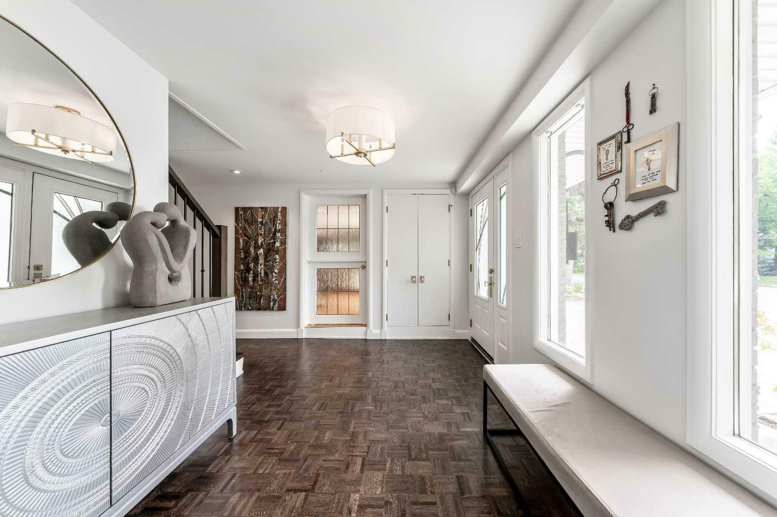 Property Photo: 2328 Uxbridge Drive NW AB T2N 3Z6
