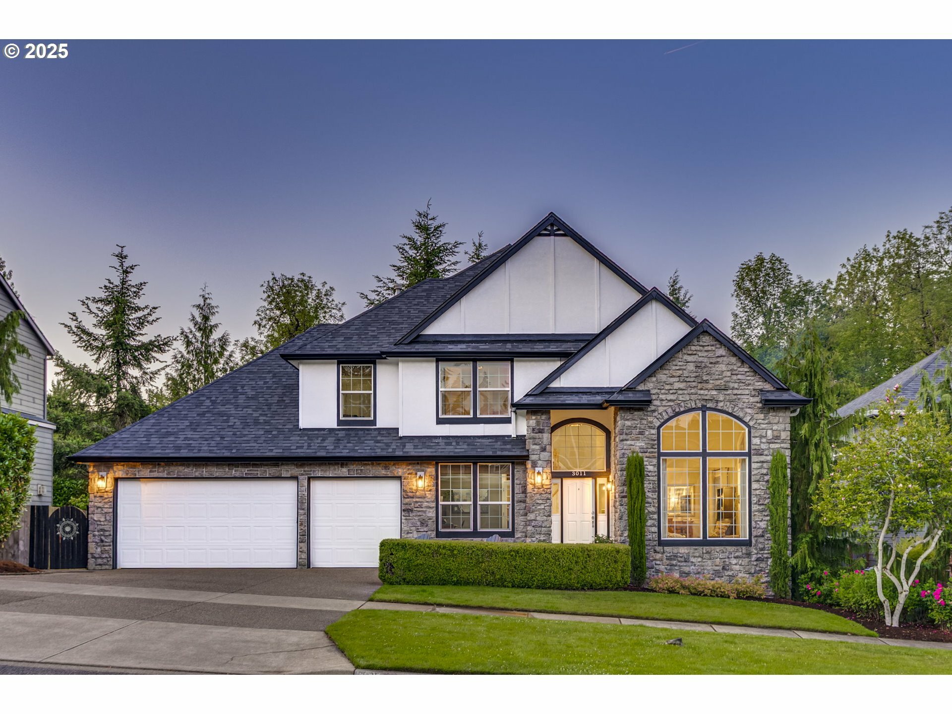 Property Photo: 3011 Sabo Ln OR 97068