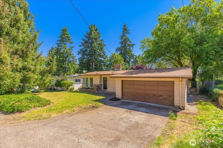 Property Photo:  4513  Pacific Avenue  WA 98663 