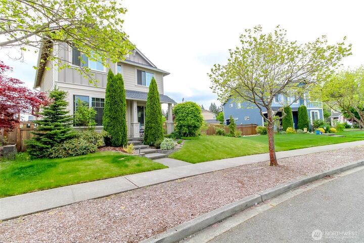 Property Photo: 606 Sandalwood Dr SW WA 98502