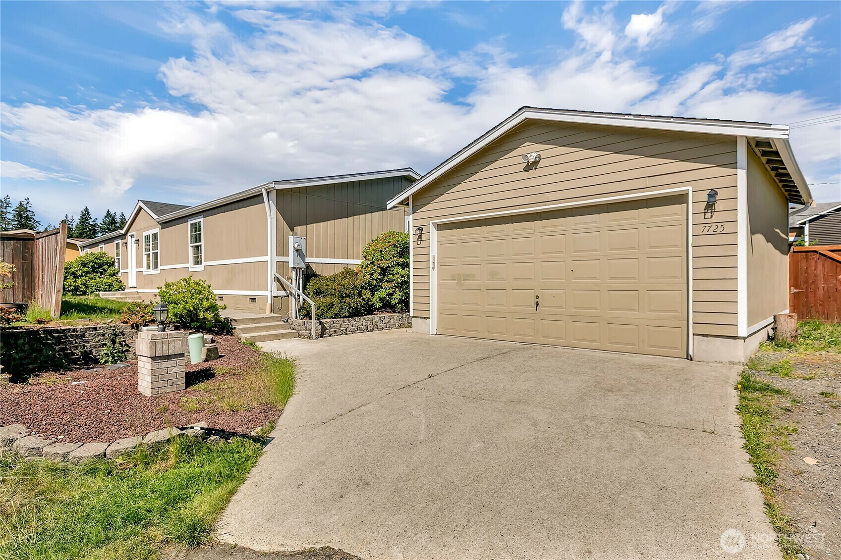 Property Photo: 7725 203rd Street Ct E 27 WA 98387
