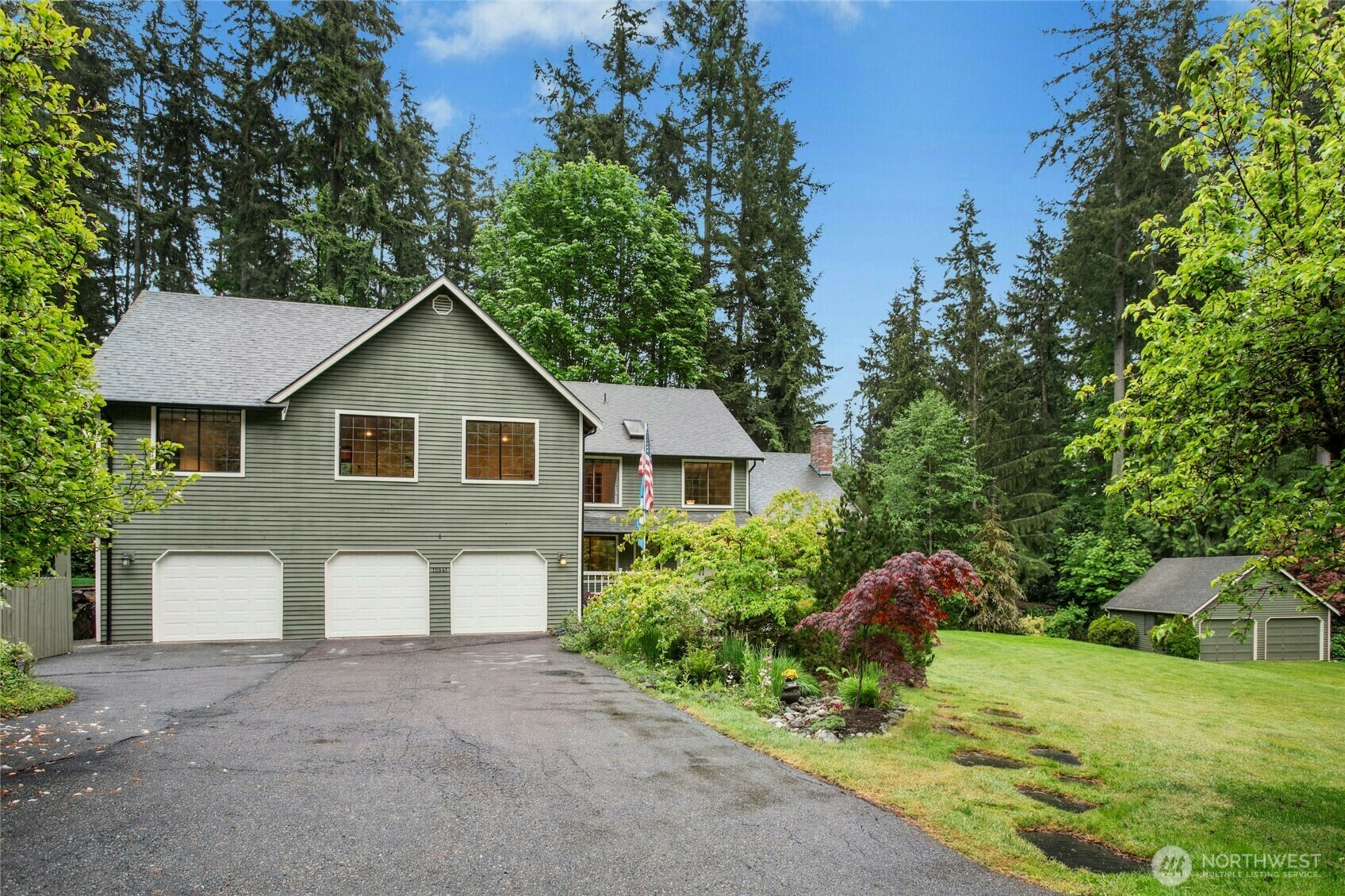 15841 NE 162nd Street  Woodinville WA 98072 photo
