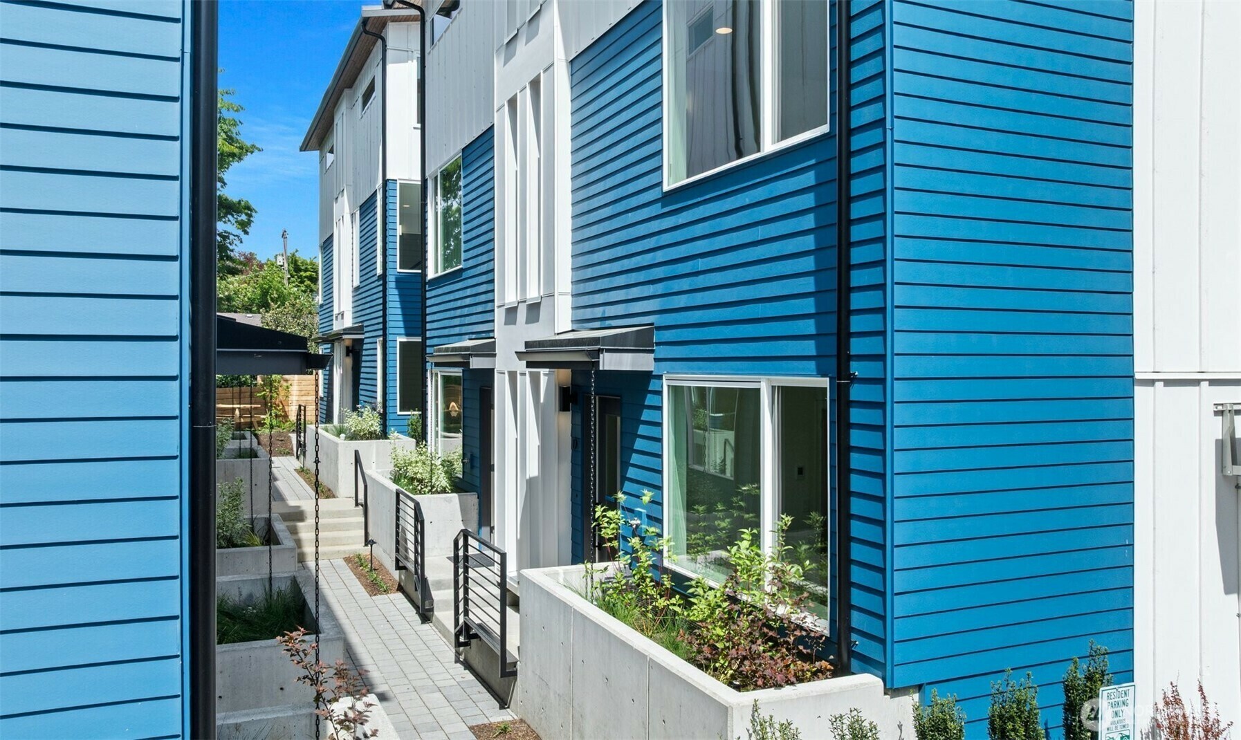 2527  29th Avenue S A  Seattle WA 98144 photo