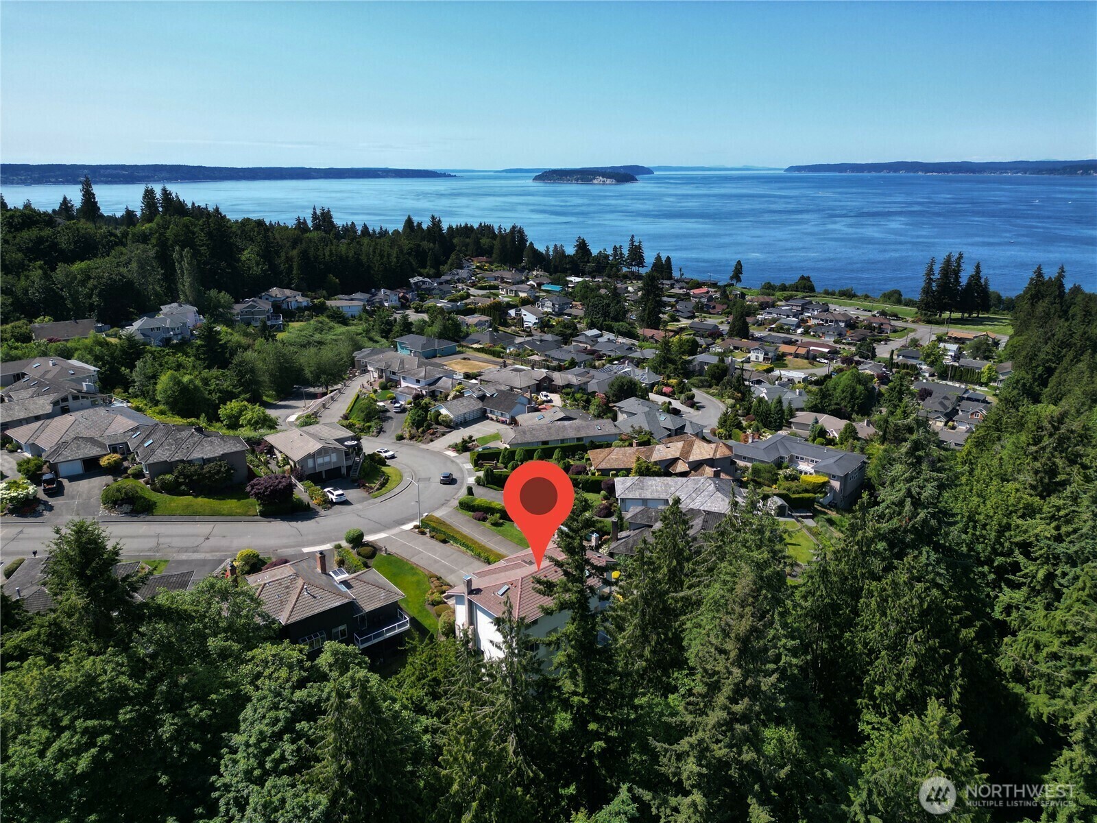 Property Photo: 1621 Edgemoor Lane WA 98203